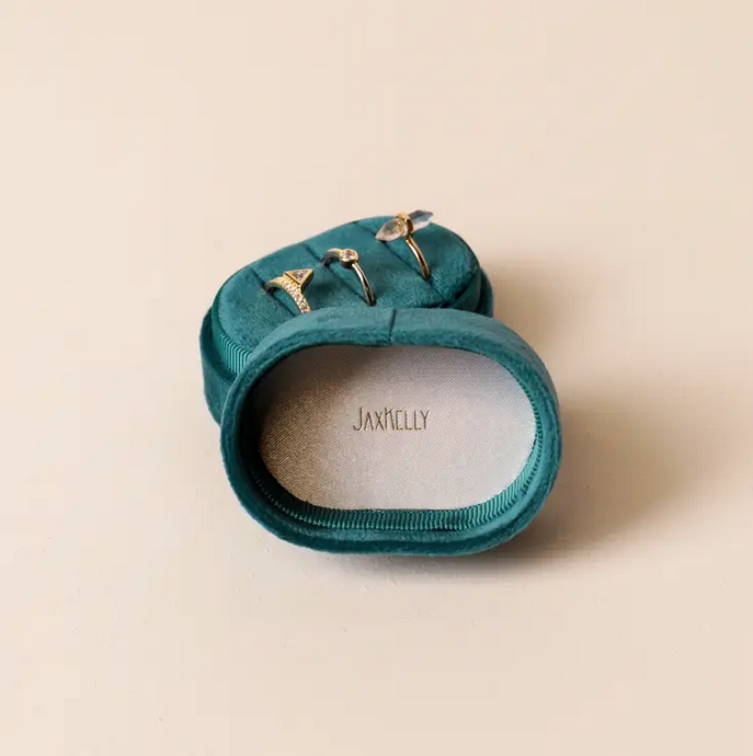 Mini Oval Velvet Jewelry Box