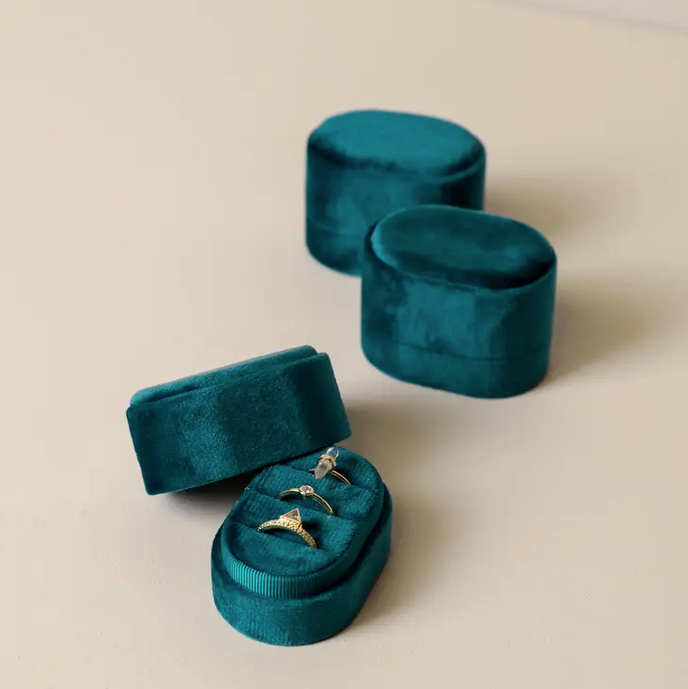 Mini Oval Velvet Jewelry Box