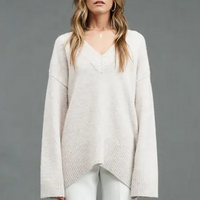 Mila V-Neck Pullover