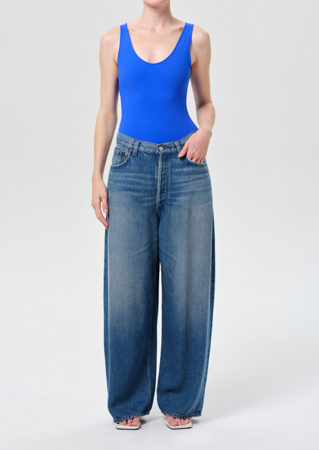 Rounded Baggy Jean