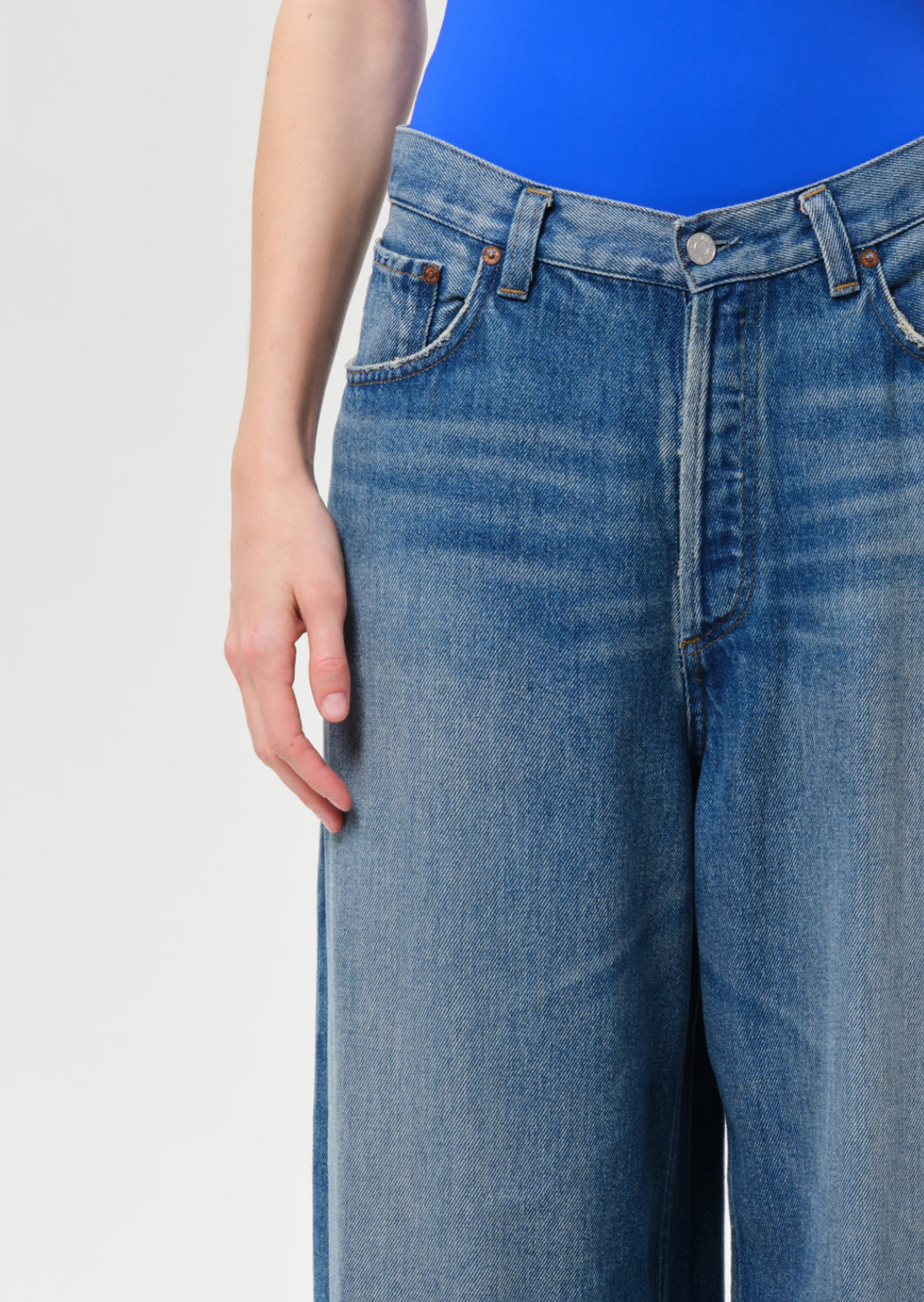 Rounded Baggy Jean