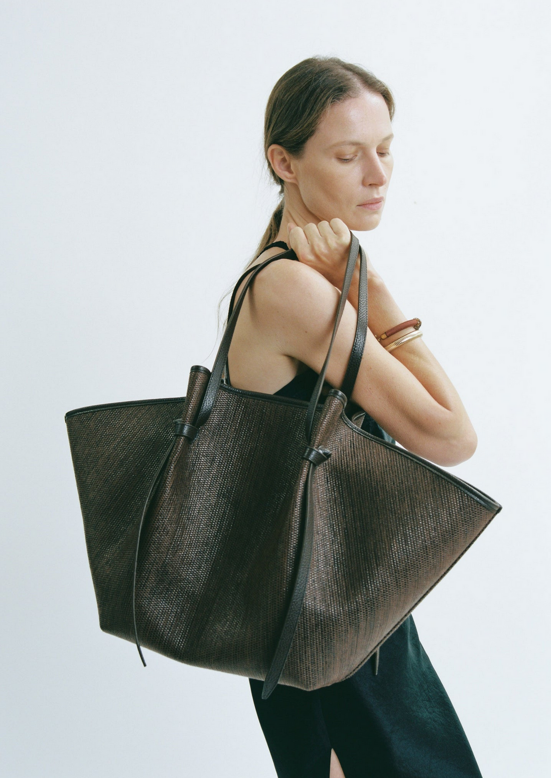 XL Mochi Rafia Bag Fudge
